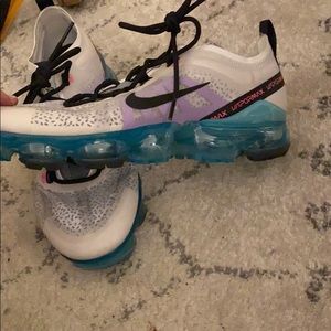 Nike vapor max dragonfruit